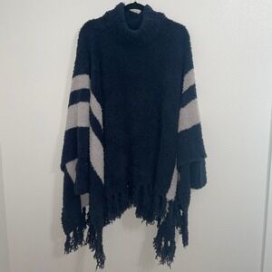 BAREFOOT DREAMS CozyChic Beach Poncho Navy and Gray Poncho One Size